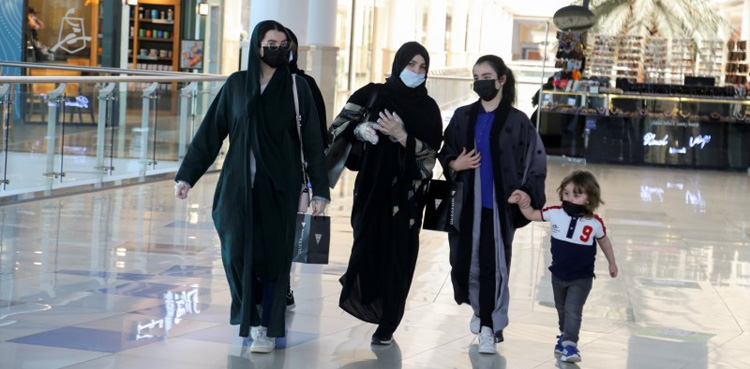 سعودی عرب : کیا کورونا ایس او پیز پر پابندی ختم ہوگئی؟