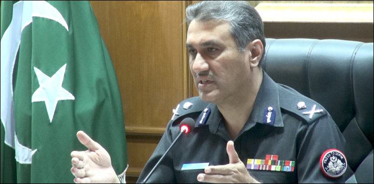شکار کی طرح شہریوں کو سڑک کنارے روک کر اب چالان نہیں ہوگا، کراچی پولیس کا بڑا فیصلہ