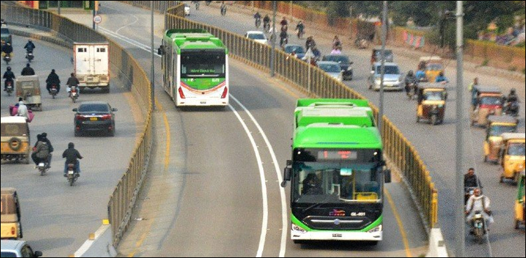 صدر مملکت کے ساتھ بی آر ٹی میں سفر کے بعد جب ہم کراچی پہنچے؟