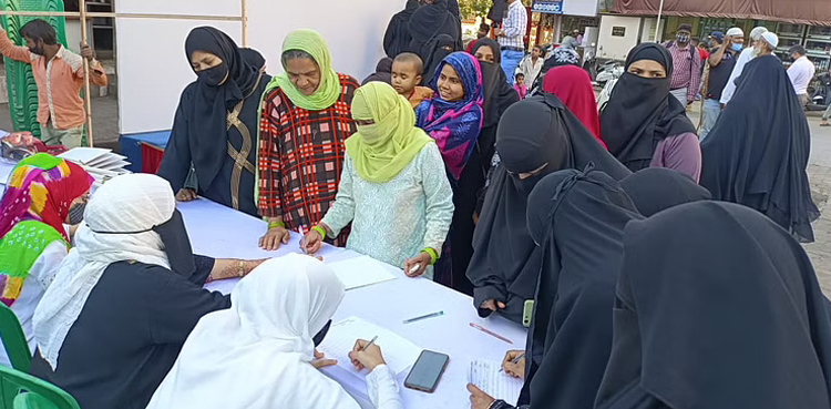 بھارت میں حجاب پر پابندی کیخلاف مہم شروع