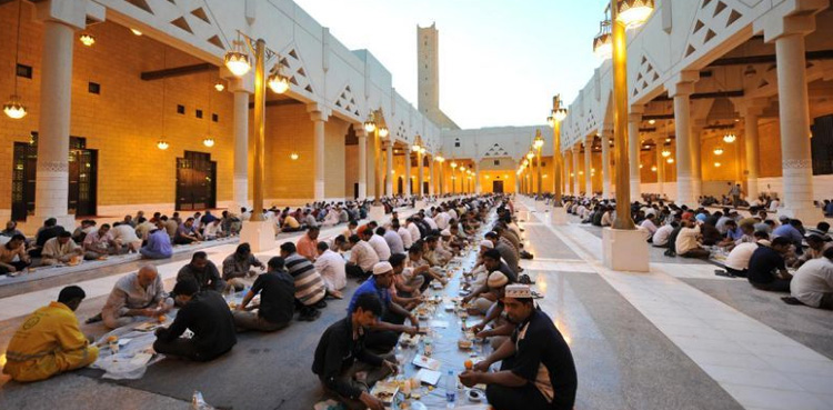 سعودی عرب : رمضان میں افطاری کا روح پرور اہتمام، مگر کیسے؟
