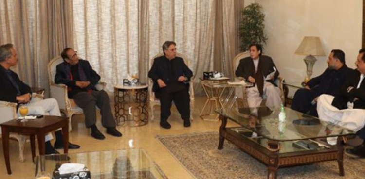 ق لیگ اور ایم کیو ایم  حکومت سے الگ ہوجائیں گی، بڑی پیش گوئی سامنے آگئی