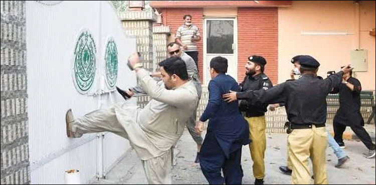 سندھ ہاؤس پر حملہ: 2 پی ٹی آئی ایم این ایز کے نام بھی ایف آئی آر میں شامل