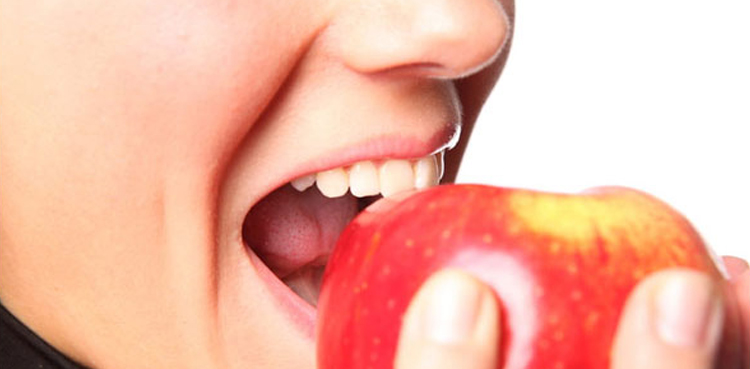 خبردار، مسوڑھوں سے خون آنا خطرناک بھی ہوسکتا ہے