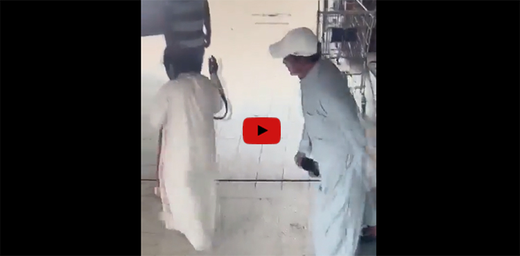 کویت میں بزرگ شہری پر بہیمانہ تشدد کی ویڈیو نے دل دہلا دیے