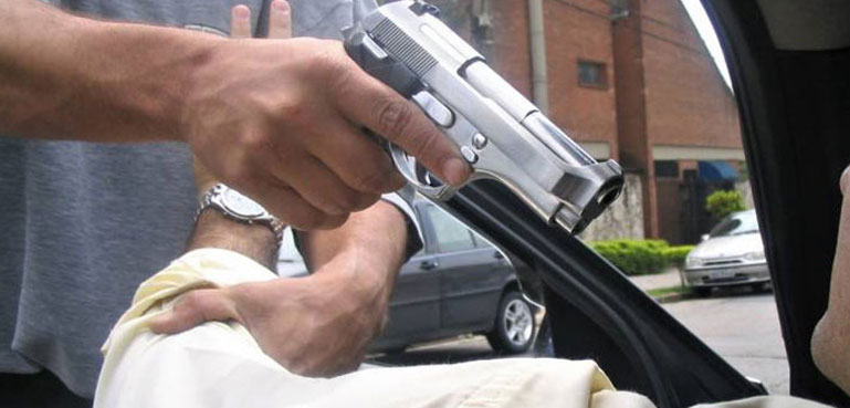 لاہور میں ڈاکوؤں اور چوروں کا راج