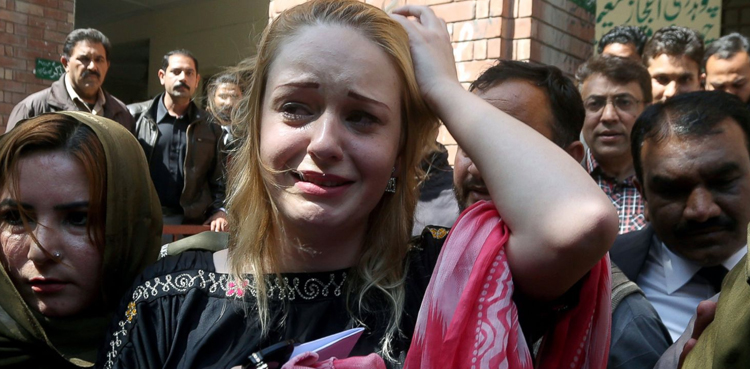 سپریم کورٹ نے چیک ریپبلک کی ماڈل ٹریزا کو بیرون ملک جانے سے روک دیا