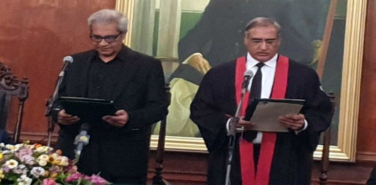 ‘گورنر پنجاب کوئی درباری اوتھ کمشنر نہیں’