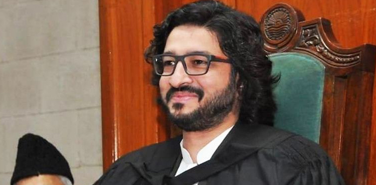 مسلم لیگ ن  کا ڈپٹی اسپیکر پنجاب اسمبلی کیخلاف تحریک عدم اعتماد چیلنج کرنے کا فیصلہ