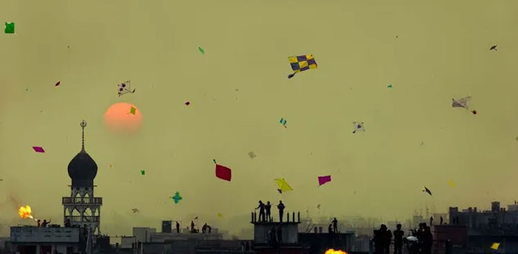 تہوار، عبادت، ناچ رنگ، میلے اور حسنِ بنگال