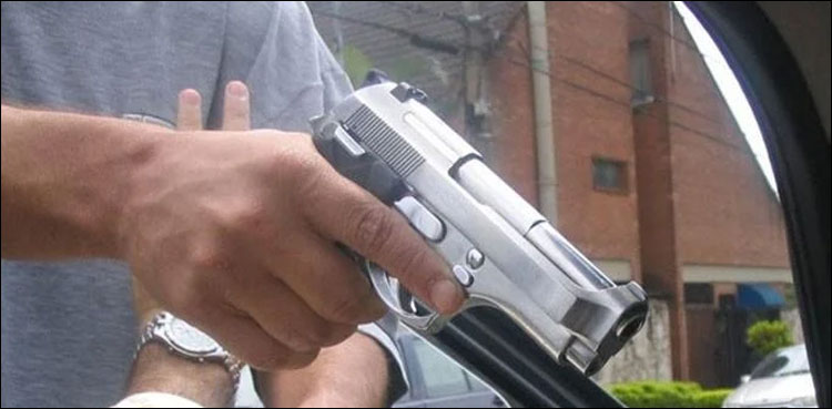 صرف ایک ماہ میں کراچی میں ہزاروں موٹر سائیکلیں اور موبائل فون چھن گئے