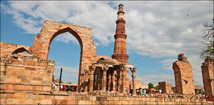 تاج محل کے بعد انتہا پسند ہندوؤں کو قطب مینار بھی کھٹکنے لگا، خطرناک مطالبہ