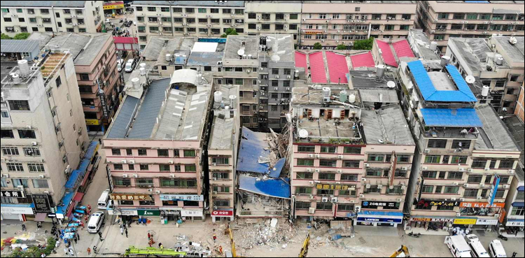 عمارت کے ملبے تلے دفن 2 افراد پچاس گھنٹوں بعد زندہ نکال لیے گئے