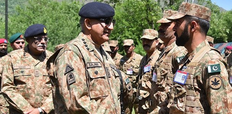 آرمی چیف کا لائن آف کنٹرول کے اگلے مورچوں کا دورہ
