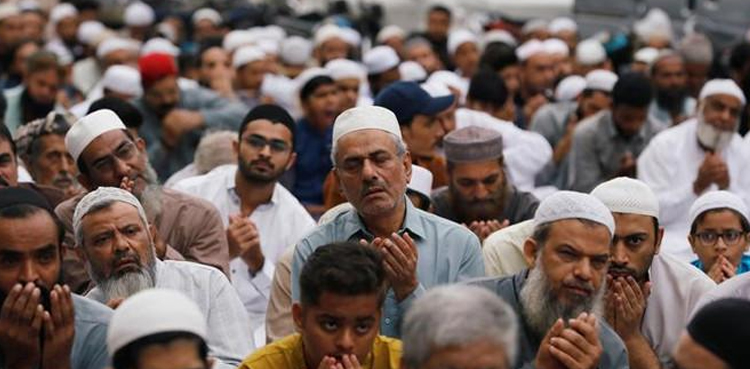 عیدالفطر آج مذہبی جوش و جذبے کے ساتھ منائی جا رہی ہے