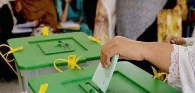 این اے 240 ضمنی الیکشن میں ناقص انتظامات، عملہ پریشان
