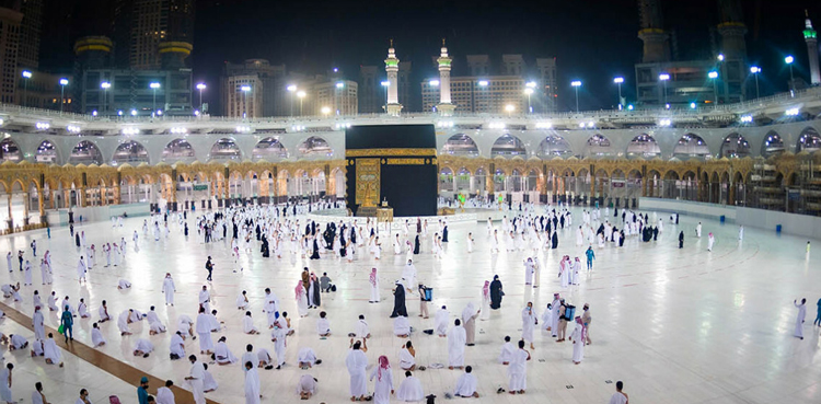 رواں سال حج  کے خواہمشند افراد کیلئے بڑی خبر : عمر کی حد کا اعلان