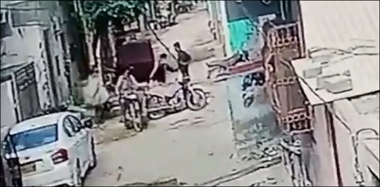 کراچی: لوٹ مار کی وارداتیں نہ رک سکیں، ایک اور فوٹیج سامنے آ گئی