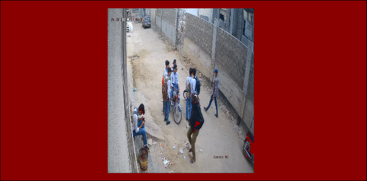 اسکول کے طلبہ سے لوٹ مار کی سی سی ٹی وی فوٹیج سامنے آ گئی