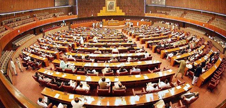 ارکان قومی اسمبلی کا اعظم سواتی ویڈیو کی تحقیقات کرانے کے لئے پارلیمانی کمیٹی بنانے کا مطالبہ