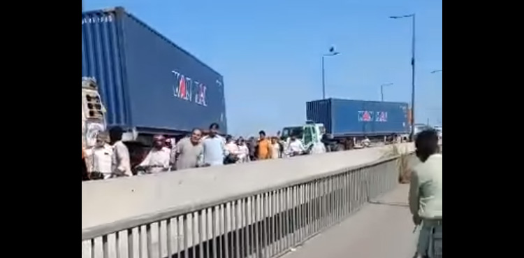 حقیقی آزادی مارچ : دریائے راوی کے پُل کو سیل کردیا گیا