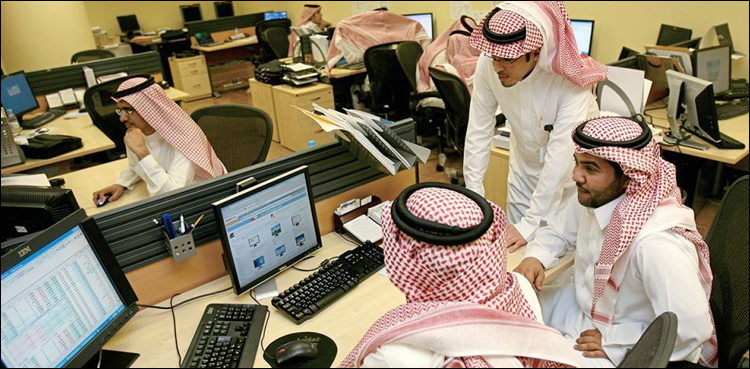 سعودی عرب: اب 4 پیشوں میں غیر ملکی کام نہیں کر سکیں گے
