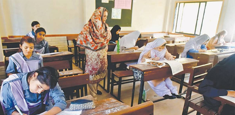 سینکڑوں اساتذہ  کا امتحانی مراکز پر ڈیوٹی کرنے سے انکار