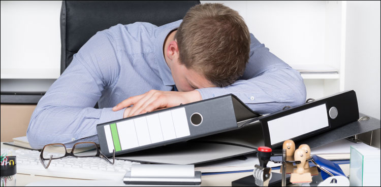 دن میں نیند بھگانے کے لیے کیا کیا جائے؟