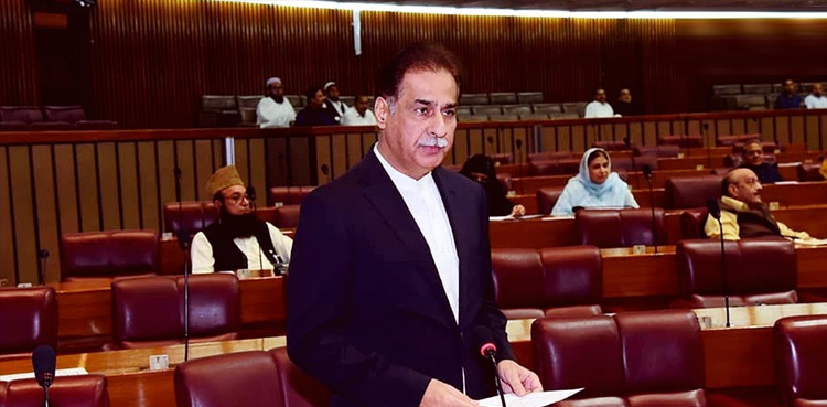 ایازصادق کی قومی اسمبلی میں جماعت اسلامی کے رکن کو دھمکی