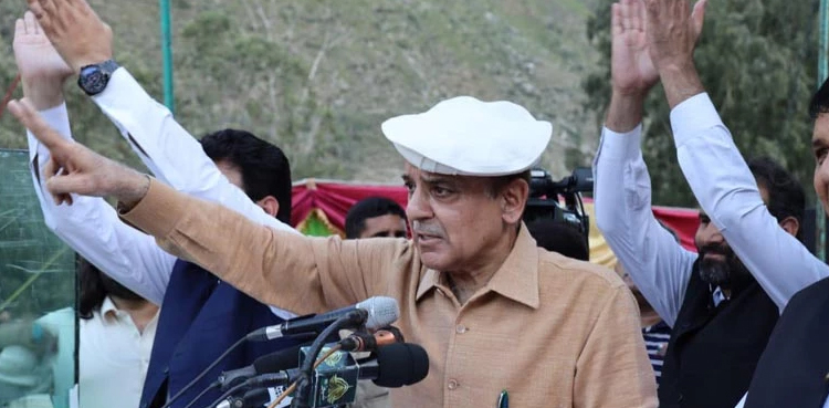 ‘اپنے کپڑے بیچنے کا اعلان کرنے والوں نے عوام کے کپڑے اتار دیئے’