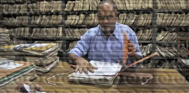 وزیرِ اطلاعات اور ڈائریکٹر