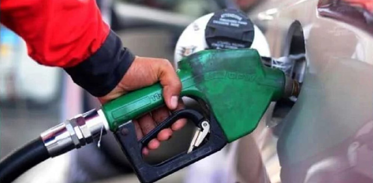 ‘پیٹرول کی  قیمتوں میں 25 روپے فی لیٹر کی کمی ہونی چاہیے’