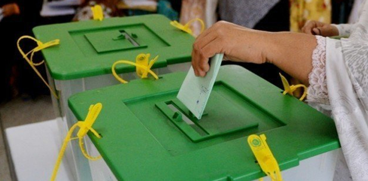 تحریک انصاف نے سندھ میں بلدیاتی انتخابات ملتوی کرنے کا اقدام چیلنج کردیا