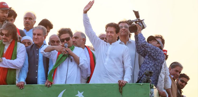 پی ٹی آئی لانگ مارچ میں  توڑ پھوڑ کیس: عمران خان کی  10 مقدمات میں عبوری ضمانت منظور