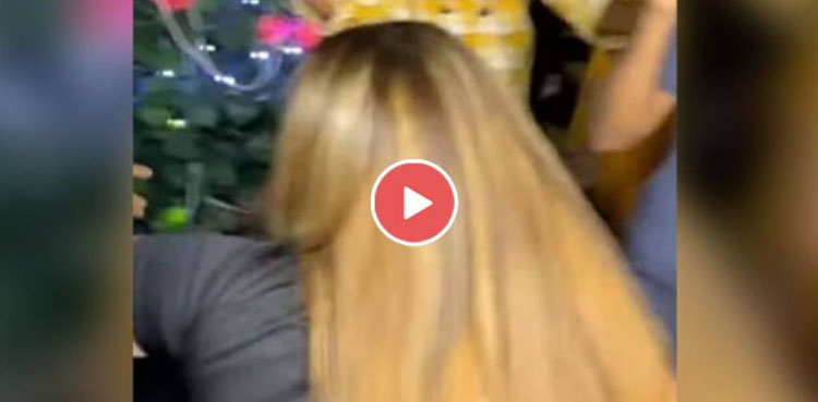 بھارتی اداکارہ نے صحافی کی پٹائی کردی، ویڈیو وائرل