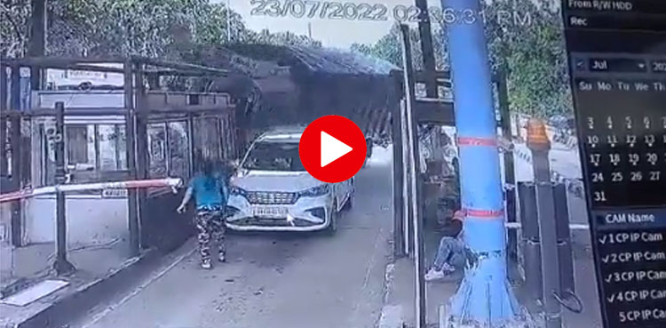 خاتون نے لڑکی کو خوفناک حادثے سے بچالیا، ویڈیو وائرل