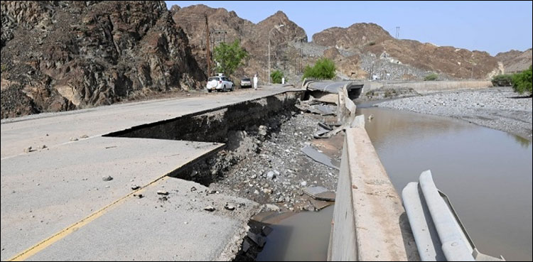عمان میں تباہ کن بارشیں، متعدد افراد جاں بحق