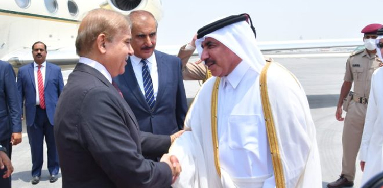 وزیراعظم شہبازشریف قطر کے 2 روزہ سرکاری دورے پر دوحہ پہنچ گئے