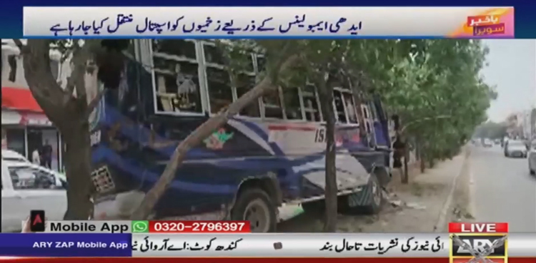 کراچی کے بس ڈرائیور معصوم شہریوں کی زندگی سے کھیلنے لگے