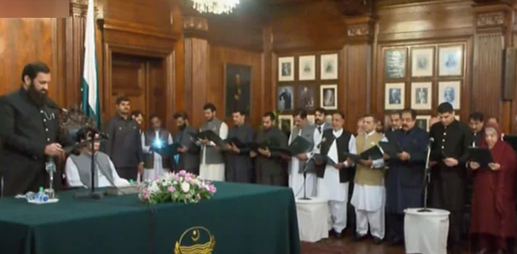 پنجاب کابینہ کے 21 ارکان نے حلف اٹھالیا