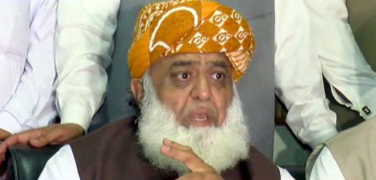 پہلے بتادیا تھا چیئرمین پی ٹی آئی یہودی ایجنٹ ہے، فضل الرحمان