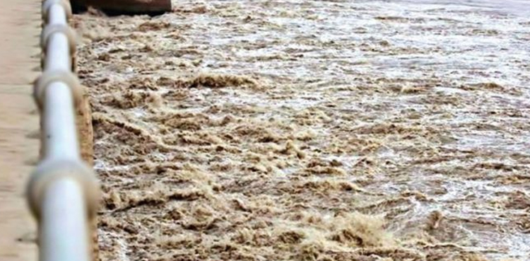 بھارت کی جانب سے دریائے راوی میں چھوڑا گیا سیلابی ریلا شاہدرہ پہنچ گیا