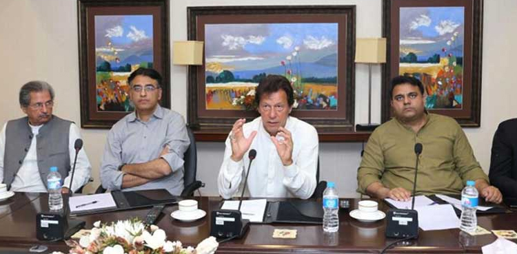 عمران خان کا کراچی میں بڑے جلسے اور9 نشستوں پر انتخابی مہم خود  چلانے کا فیصلہ