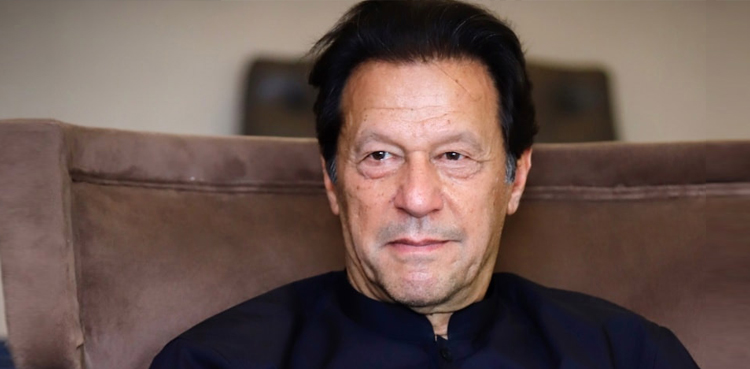 عمران خان آج رات  سیلاب زدگان کے لیے ٹیلی تھون کریں گے