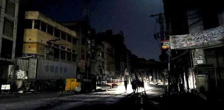 کراچی : شدید گرمی میں بدترین لوڈشیڈنگ