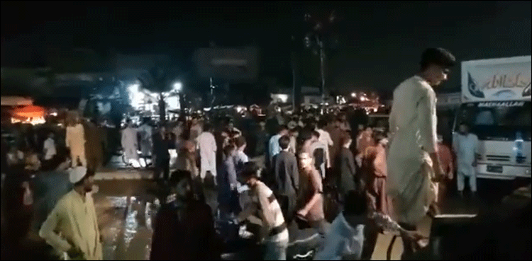 بارش کے موسم میں بھی 10 سے 14 گھنٹے لوڈ شیڈنگ، شہری کے الیکٹرک کے خلاف دھرنا دینے پر مجبور