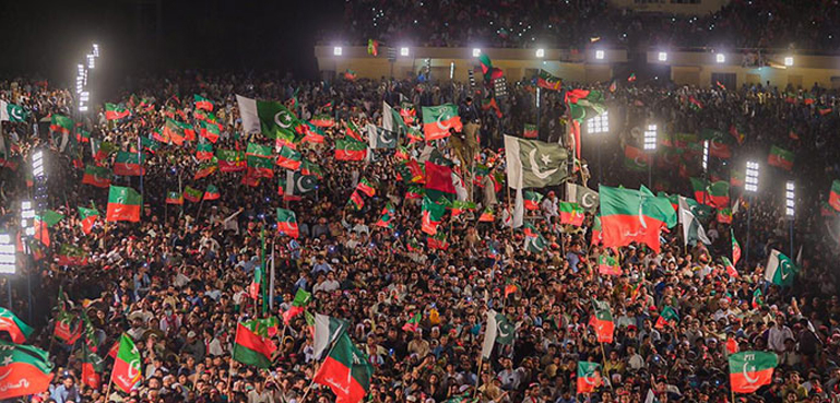 پی ٹی آئی کا رحیم یار خان میں جلسہ، لاہور میں بھی کارکنان کی بڑی تعداد جمع
