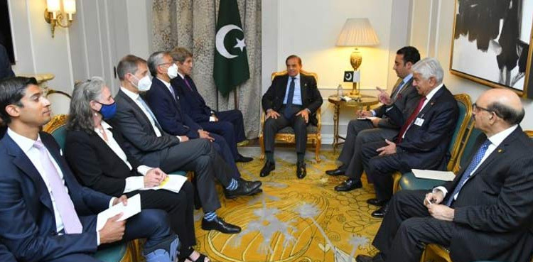 امریکہ پاکستان کی مدد کے لیے تیار ہے، صدارتی ایلچی جان کیری
