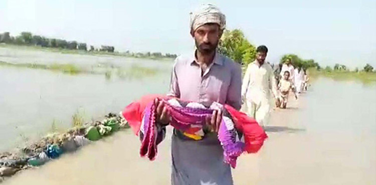 سیلاب متاثرین کے علاج سے انکار پر ڈاکٹروں کو شوکاز نوٹس جاری