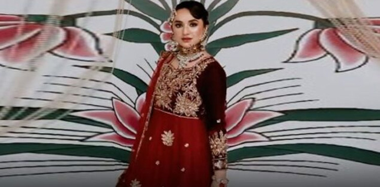اداکارہ یمنیٰ زیدی کا نیا روپ مداحوں کو بھا گیا